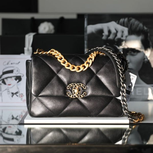 C hanel 19s handbag