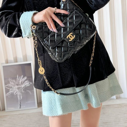 C hanel 23𝒄 early spring 𝒉𝒐𝒃𝒐 wandering bag