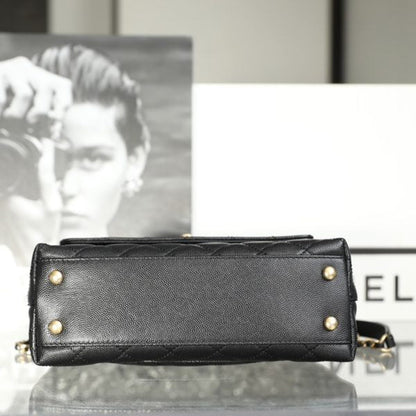 C hanel 𝗖𝗼𝗰𝗼𝗛𝗮𝗻𝗱𝗹𝗲