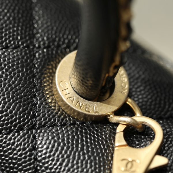 C hanel 𝗖𝗼𝗰𝗼𝗛𝗮𝗻𝗱𝗹𝗲