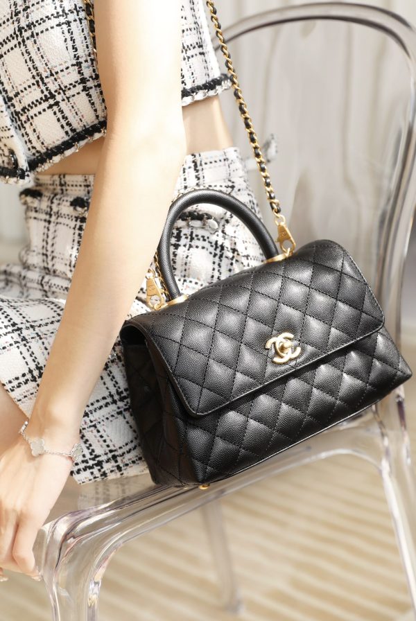 C hanel 𝗖𝗼𝗰𝗼𝗛𝗮𝗻𝗱𝗹𝗲