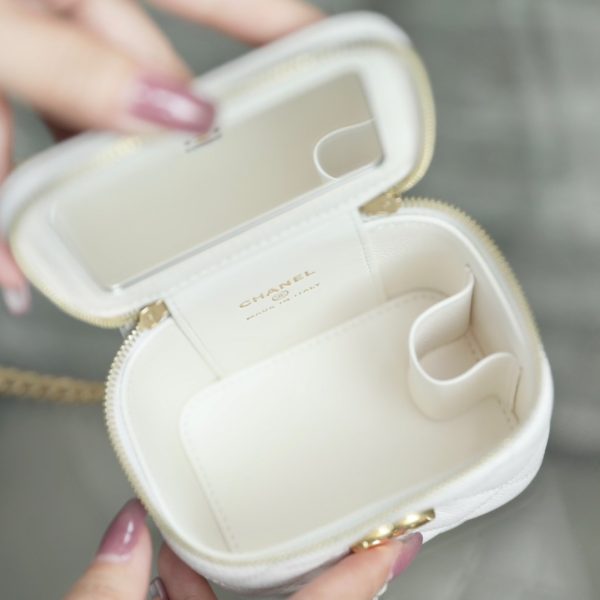 c hanel 23P buckle box bag