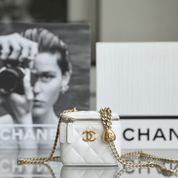 c hanel 23P buckle box bag