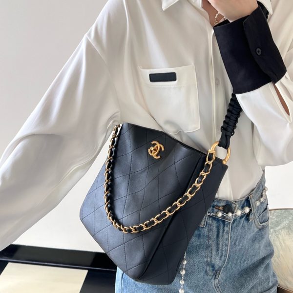 C hanel 23A Hobo Handbang bag