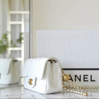 C hanel 22C CF metal ball bag (White)