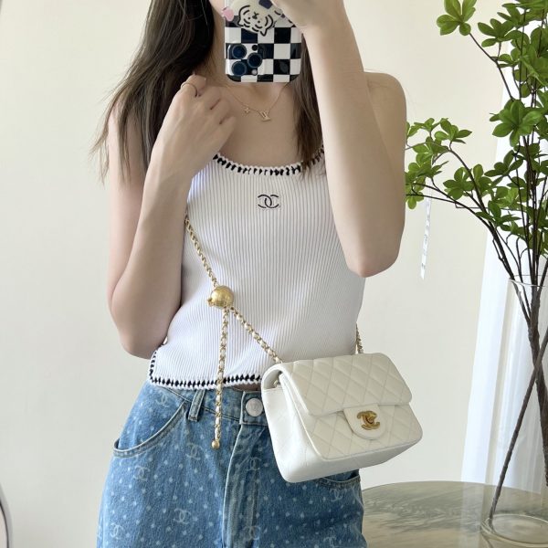 C hanel 22C CF metal ball bag (White)