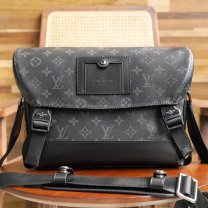 L V Voyager Darth M40511