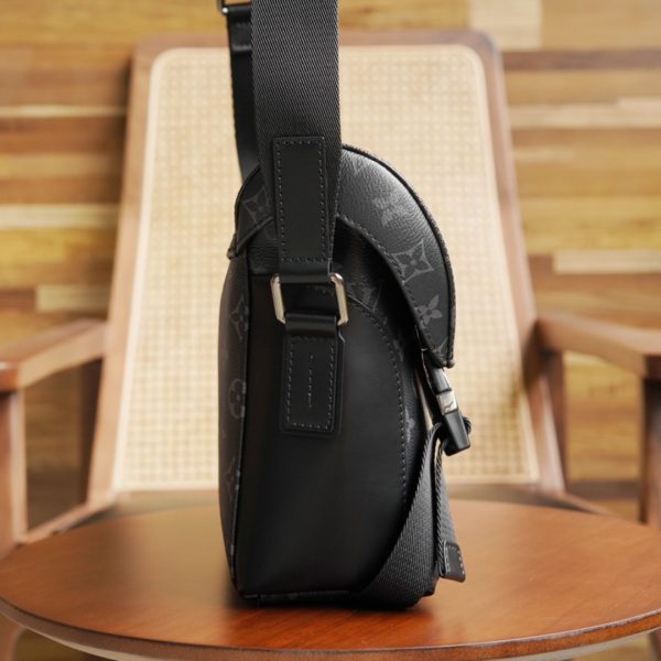 L V Voyager Darth M40511