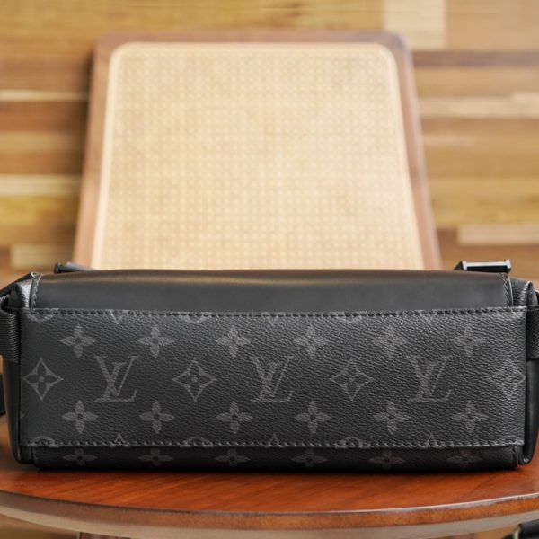 L V Voyager Darth M40511