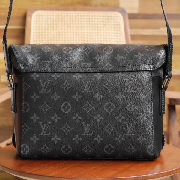 L V Voyager Darth M40511