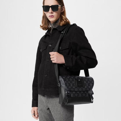 L V Voyager Darth M40511