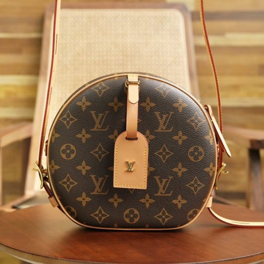 L V BOÎTE CHAPEAU SOUPLE M45647