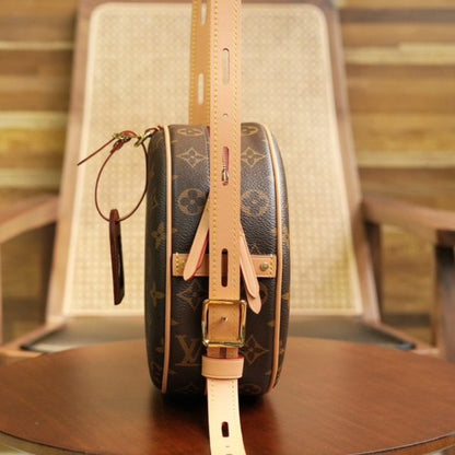 L V BOÎTE CHAPEAU SOUPLE M45647