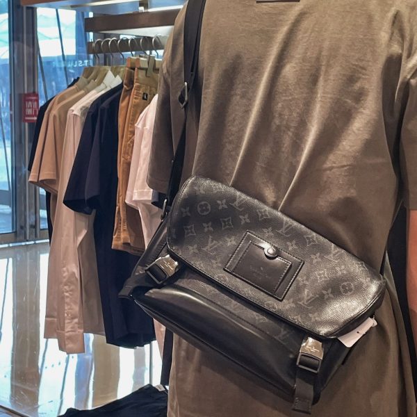 L V Voyager Darth M40511