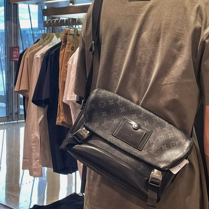 L V Voyager Darth M40511