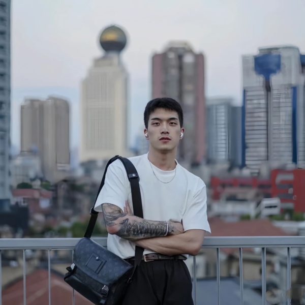 L V Voyager Darth M40511