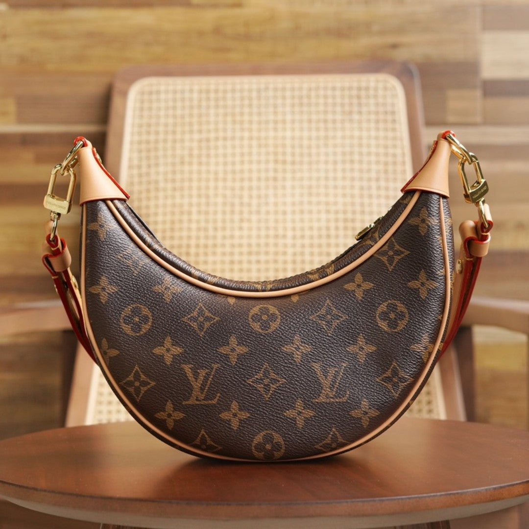 L V Loop Moon Bag M8109