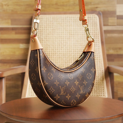 L V Loop Moon Bag M8109