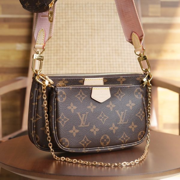L V Multi Pochette M44840