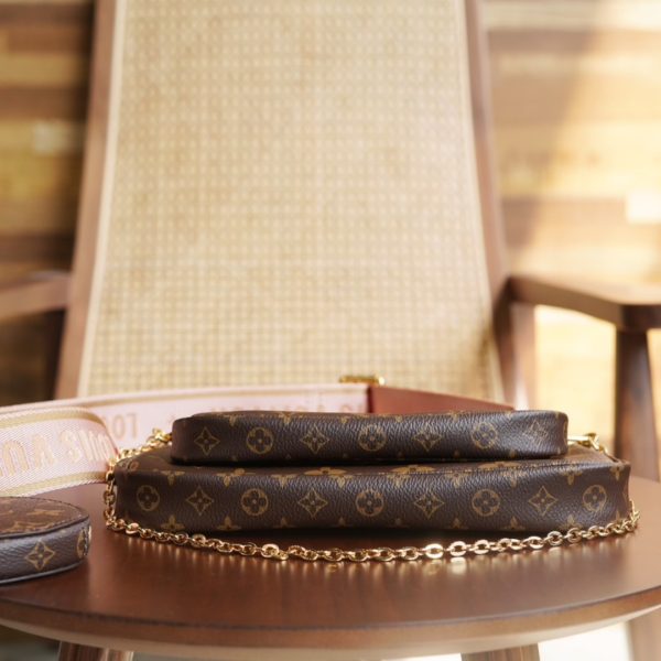 L V Multi Pochette M44840