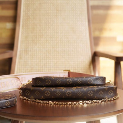 L V Multi Pochette M44840