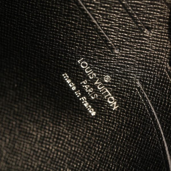 L V Pochette Voyage M61692