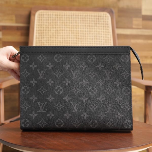 L V Pochette Voyage M61692