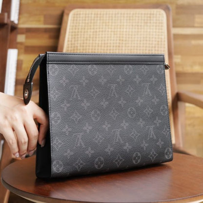 L V Pochette Voyage M61692