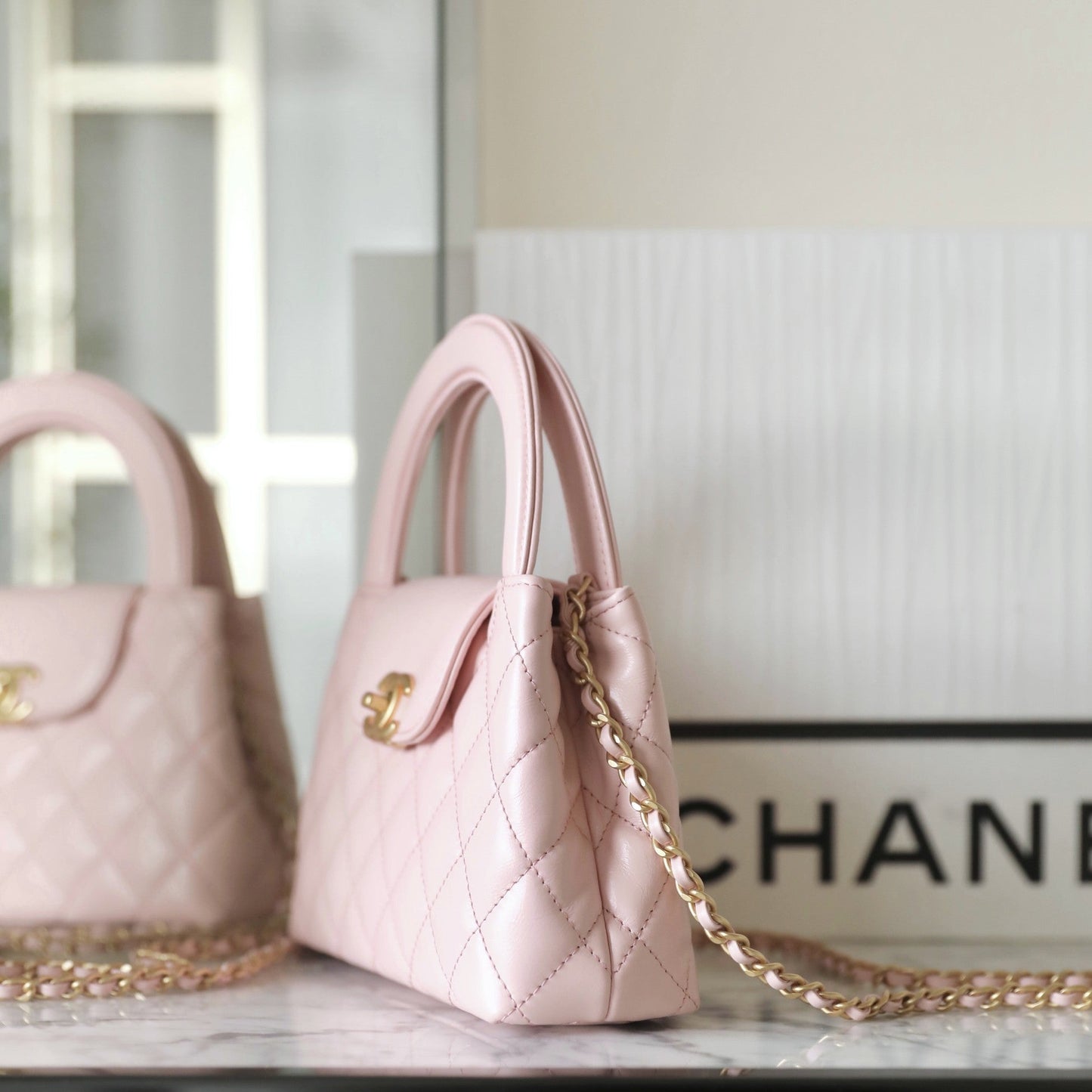 C hanel 24P 𝗞𝗲𝗹𝗹𝘆 Chain clutch bag(Pink)