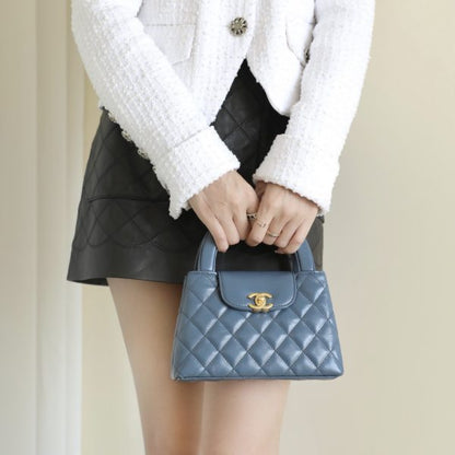 C hanel 24P 𝗞𝗲𝗹𝗹𝘆 Chain clutch bag(Blue)