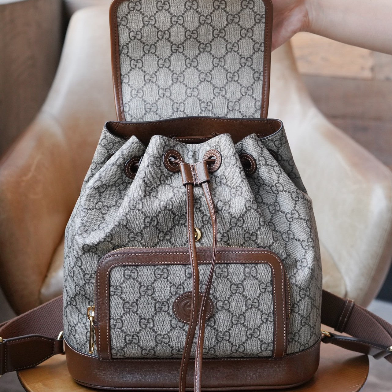 G ucci Retro series backpacks