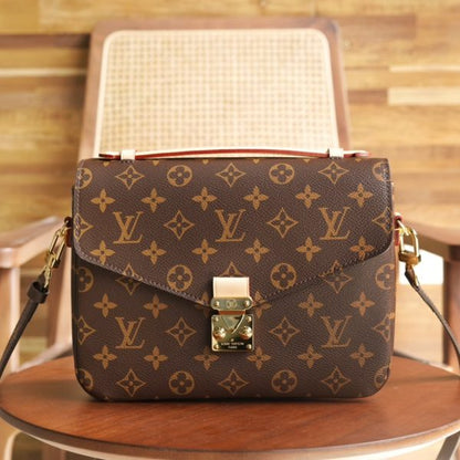 L V Pochette Metis handbag M44875