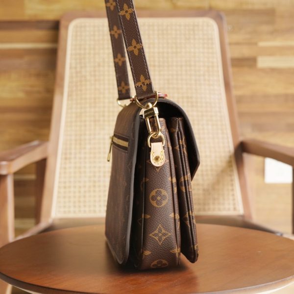 L V Pochette Metis handbag M44875