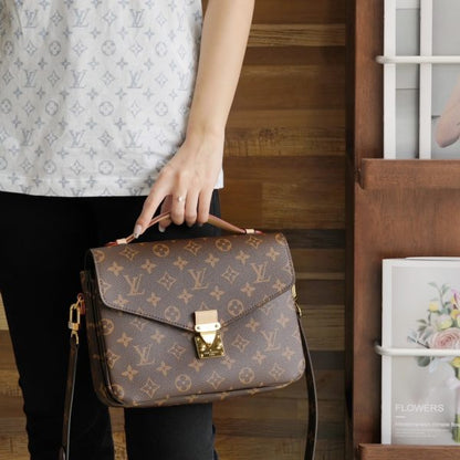 L V Pochette Metis handbag M44875