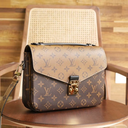 L V Pochette Metis handbag M44876