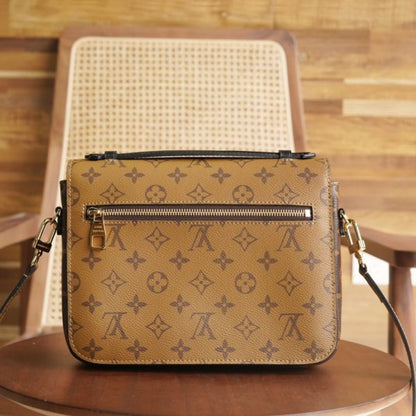 L V Pochette Metis handbag M44876