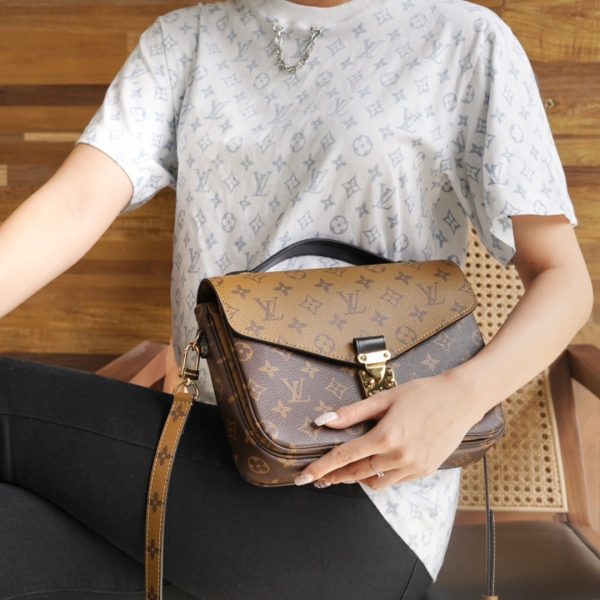 L V Pochette Metis handbag M44876