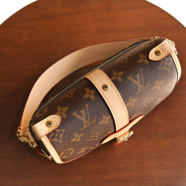 L V 𝐒𝐚𝐮𝐦𝐮𝐫 𝐁𝐁 M46740