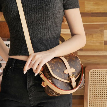 L V 𝐒𝐚𝐮𝐦𝐮𝐫 𝐁𝐁 M46740