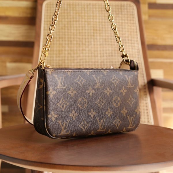 L V Pochette Accessoires M82766