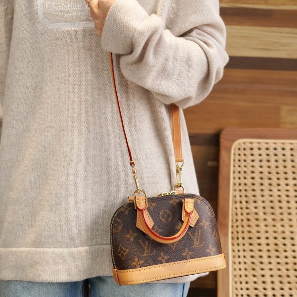 L V Alma nano M82717