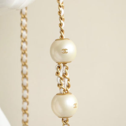 C hanel 24s 𝗁𝗈𝖻𝗈 crossbody bag (White)