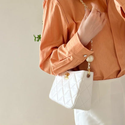 C hanel 24s 𝗁𝗈𝖻𝗈 crossbody bag (White)