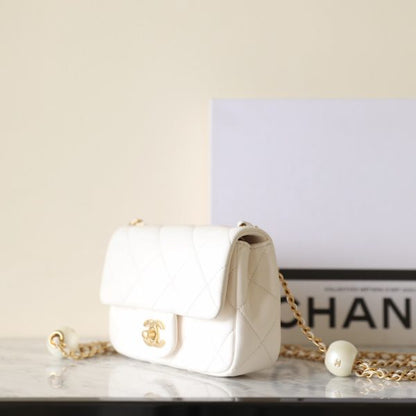 C hanel 24s cf Classic handbag(White)