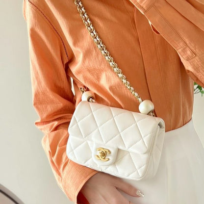 C hanel 24s cf Classic handbag(White)