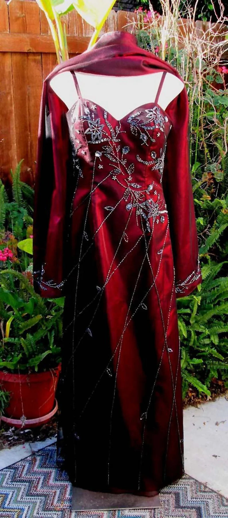 Burgundy Gorgeous Vintage Fashion Elegant Exquisite Beaded Long Satin Ball Gown Evening Dress Party Dress Matching Shawl gh3427