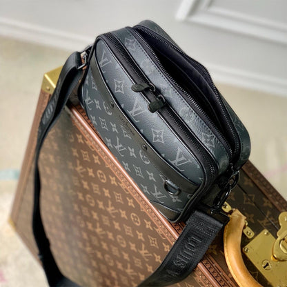 Louis Vuitton M46955 Alpha Messenger