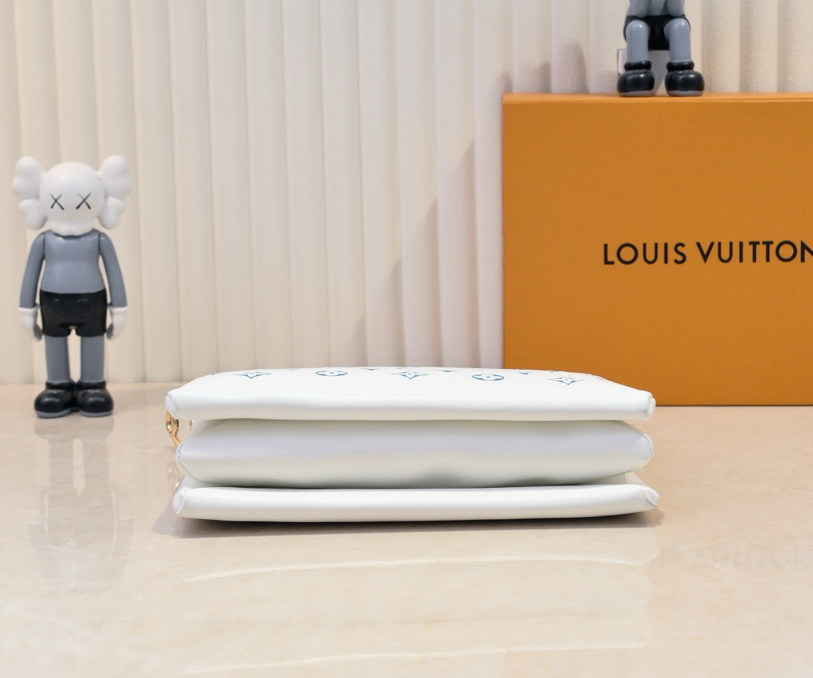 Louis Vuitton M11225 LV By The Summer Pool Coussin PM