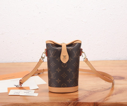 Louis Vuitton Fold Me Pouch M80874