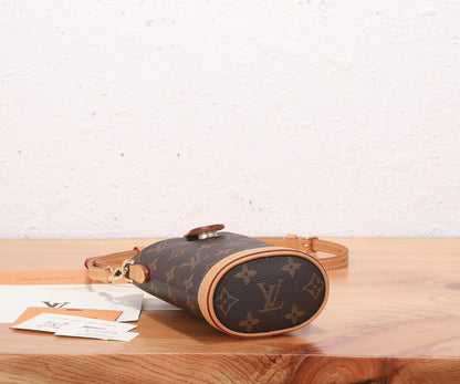 Louis Vuitton Fold Me Pouch M80874